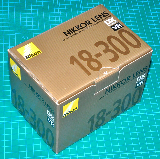 横着ズームレンズの買い替えニコンレンズAF-S DX 18-300mm f/3.5-6.3G