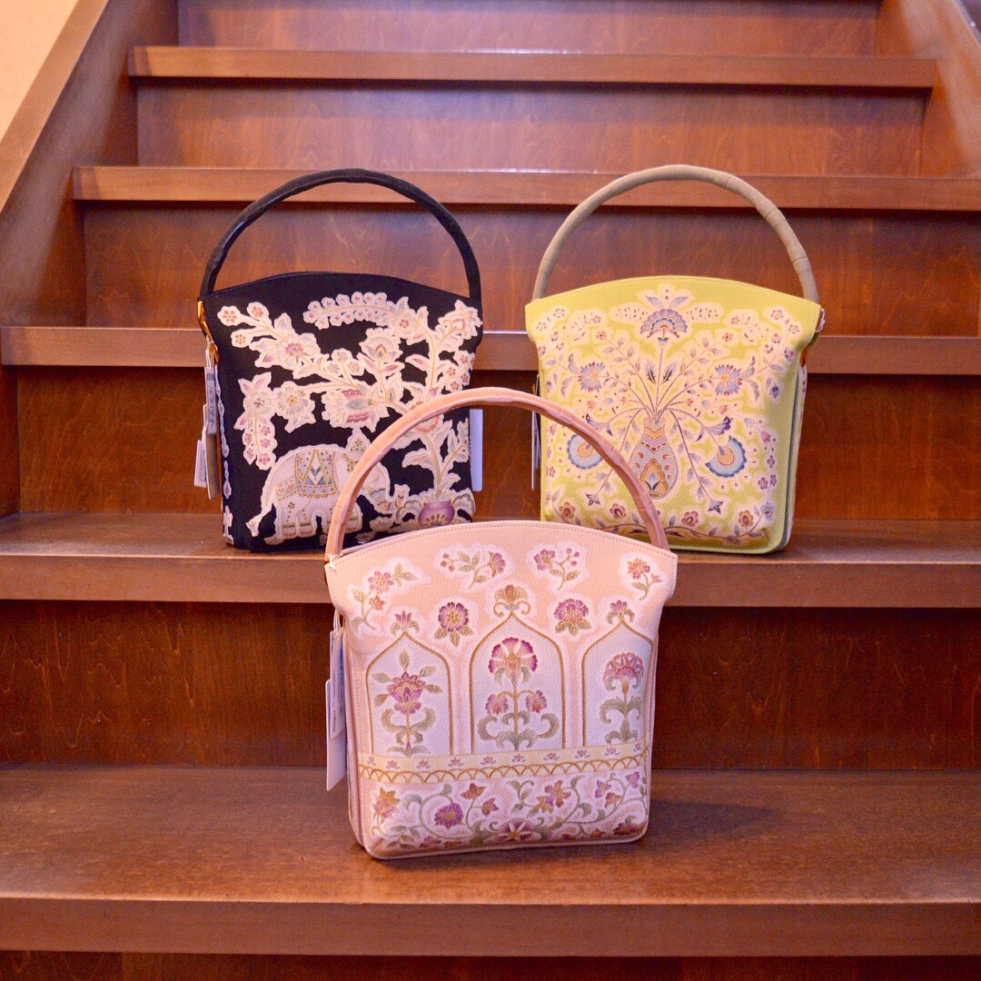 カジュアル着物にぴったりの、和装バッグ【岡重バッグ】をご紹介