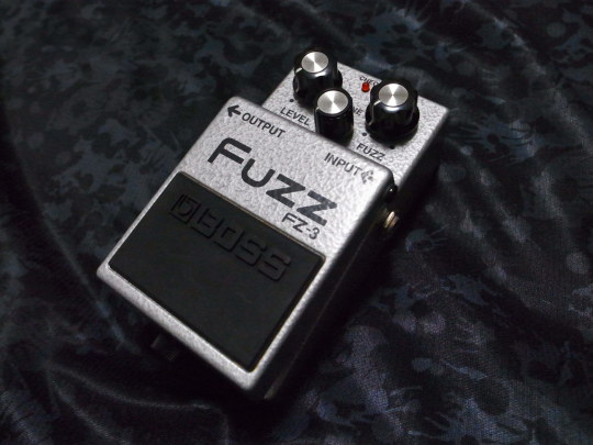 短命だったBOSS FZ-3を弾く！ – It's so simple.