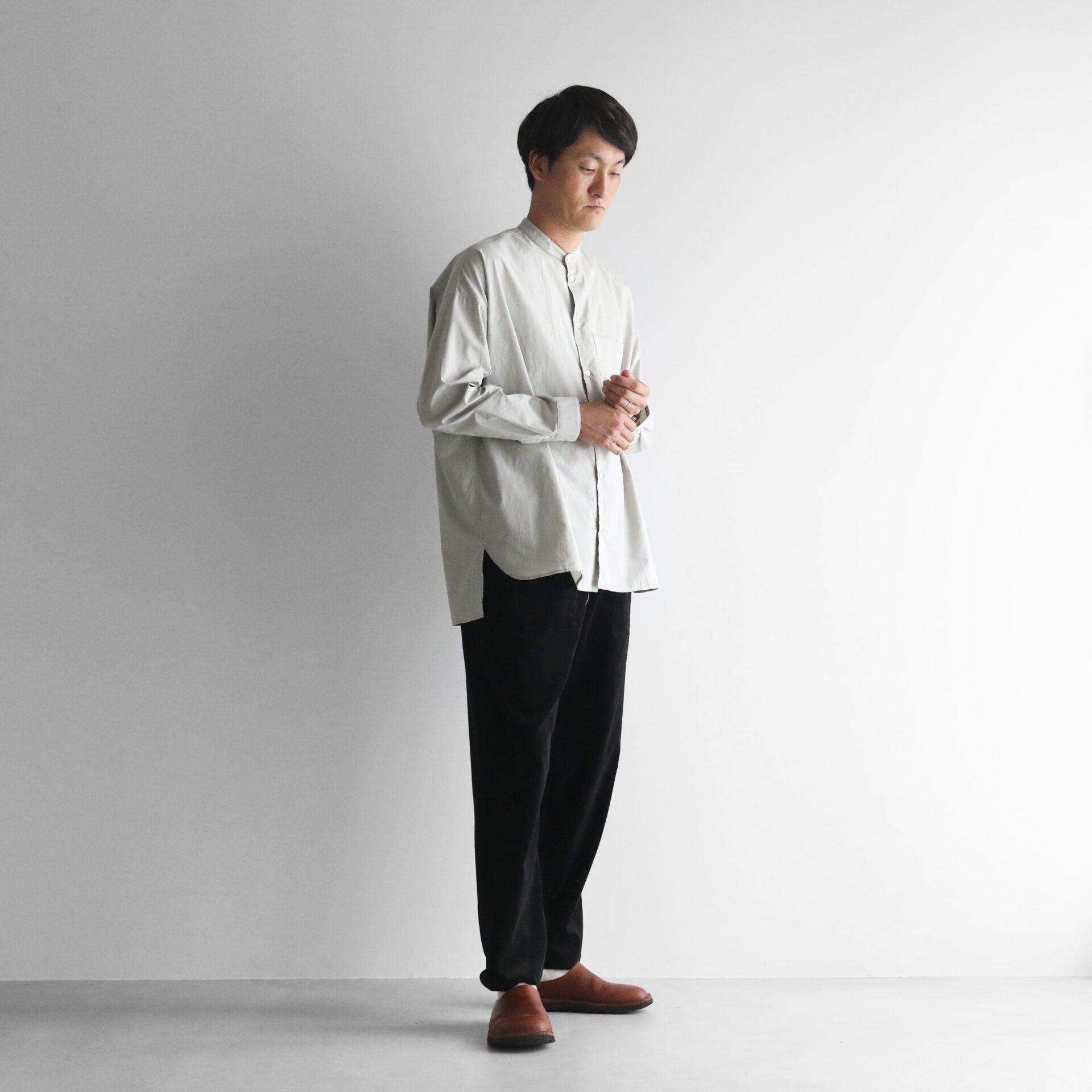 オーガニックコットンバンドカラーオーバーシャツ 015をリリースしま