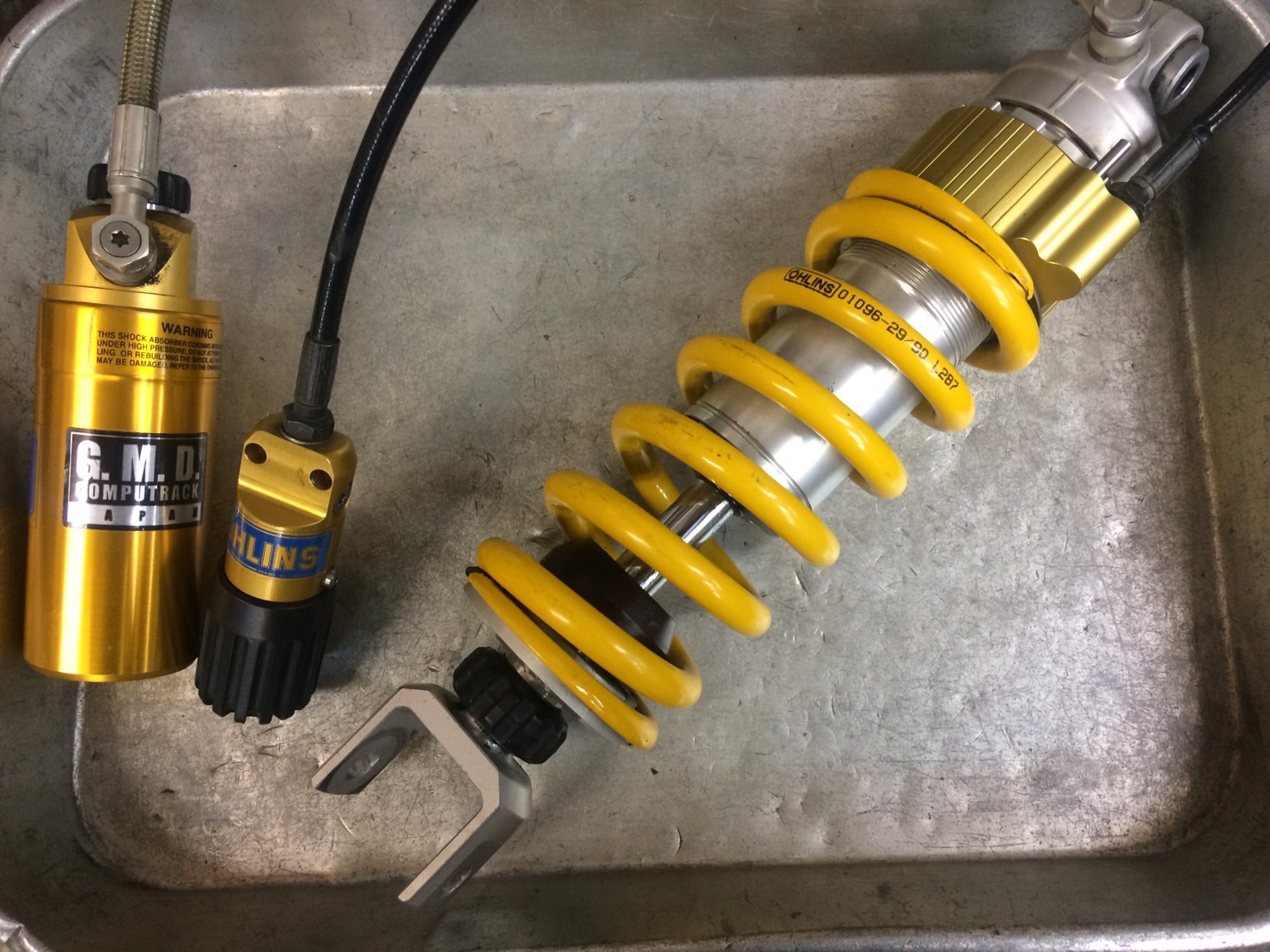 GMD神戸】ZZR1100 オーリンズリヤショックオーバーホール♪ 【10FACTORY】