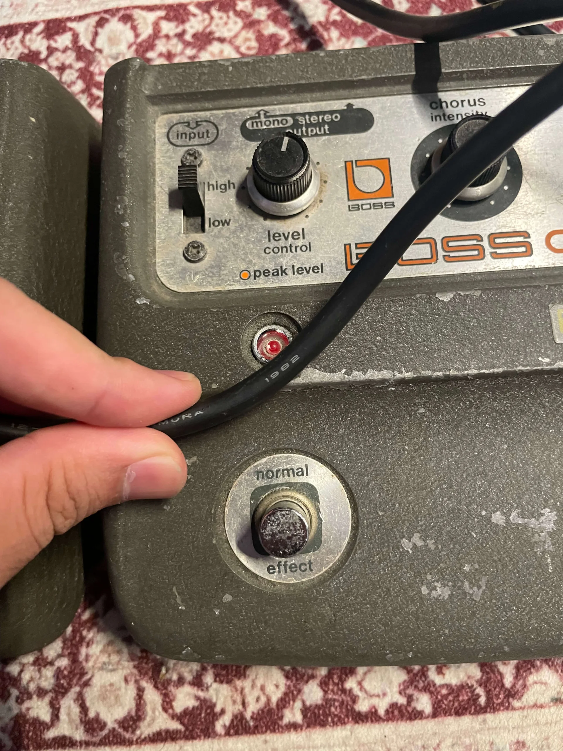 BOSS CE-1｜プリアンプの音色も魅力なコーラスエフェクターの元祖