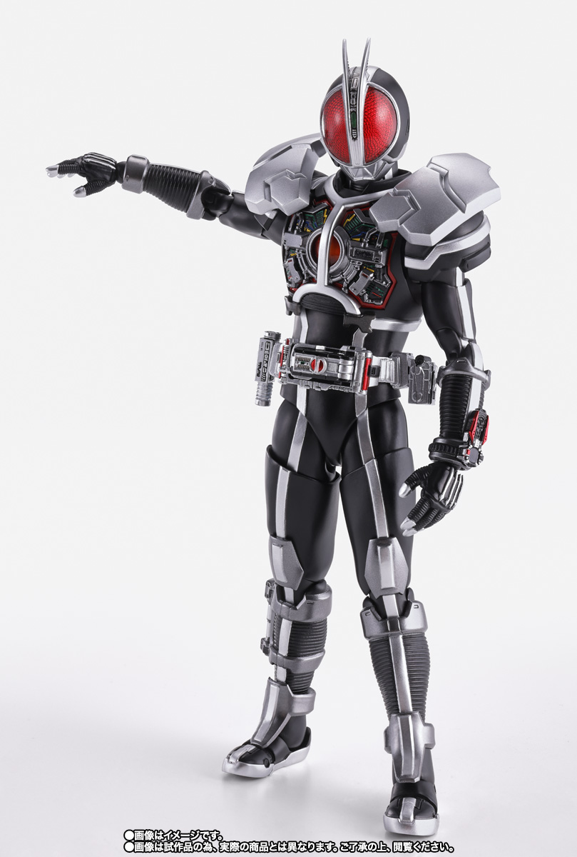 S.H.Figuarts（真骨彫製法） 仮面ライダーファイズ アクセルフォーム