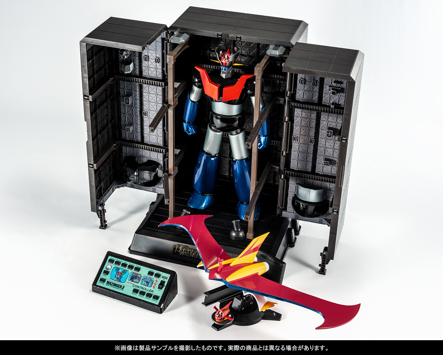 究極の「くろがねの城」が蘇る―12月29日店頭発売「DX超合金魂