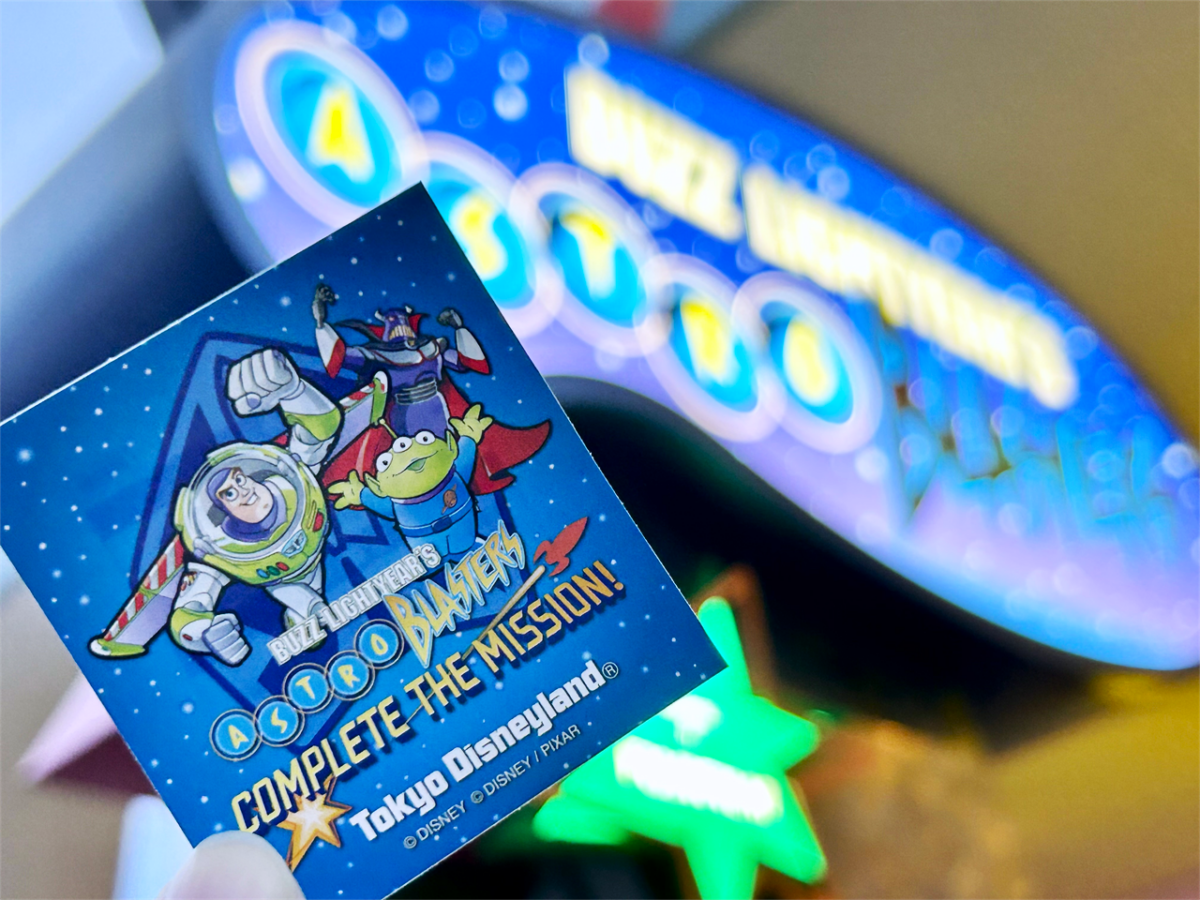 東京ディズニーランド】無料でもらえる限定シール！入手方法は？「バズ