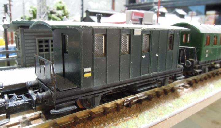 ジャンク箱のN車両と無国籍レイアウトに思うこと: 光山市交通局の