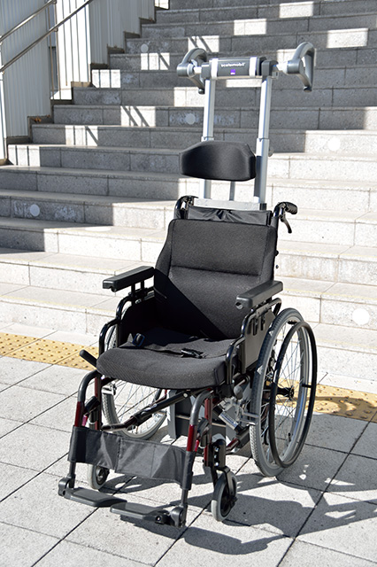 階段昇降サポート | NPO法人 たすけあいサポート アイアイ