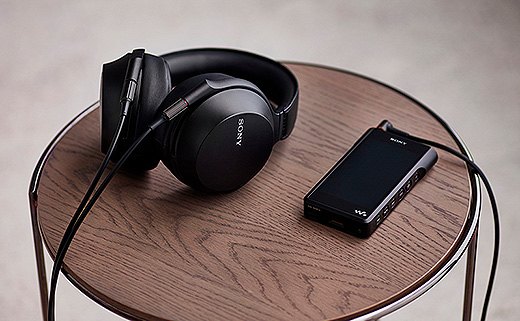 大口径70mm振動板を搭載したハイレゾヘッドホン「MDR-Z7M2」登場