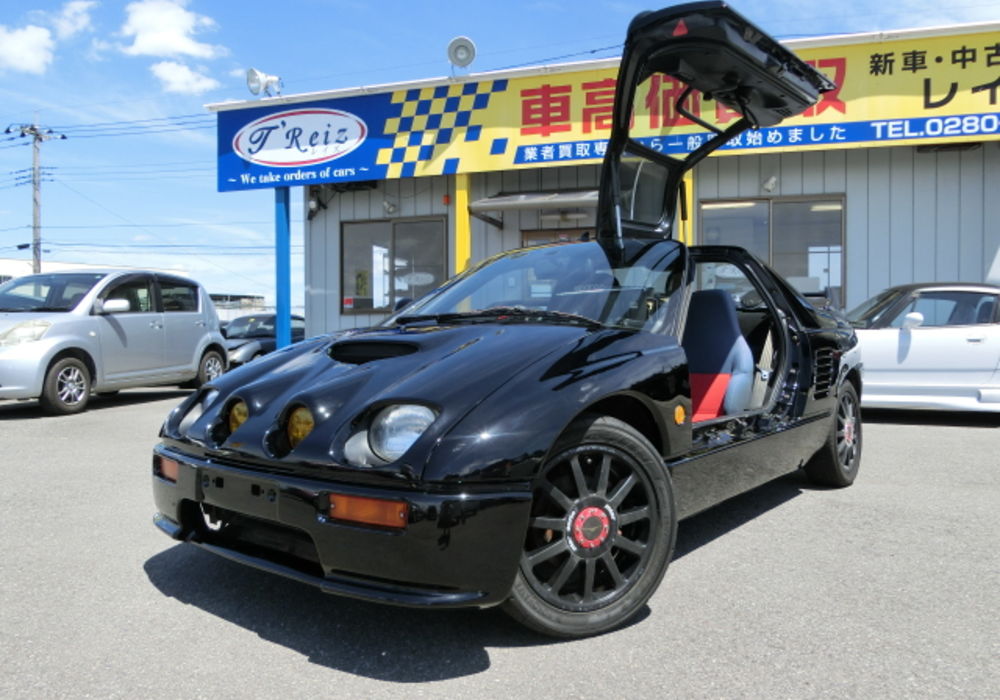 限定車 グレードM2 1015 黒のボディに内装の赤が映える中古車 マツダ