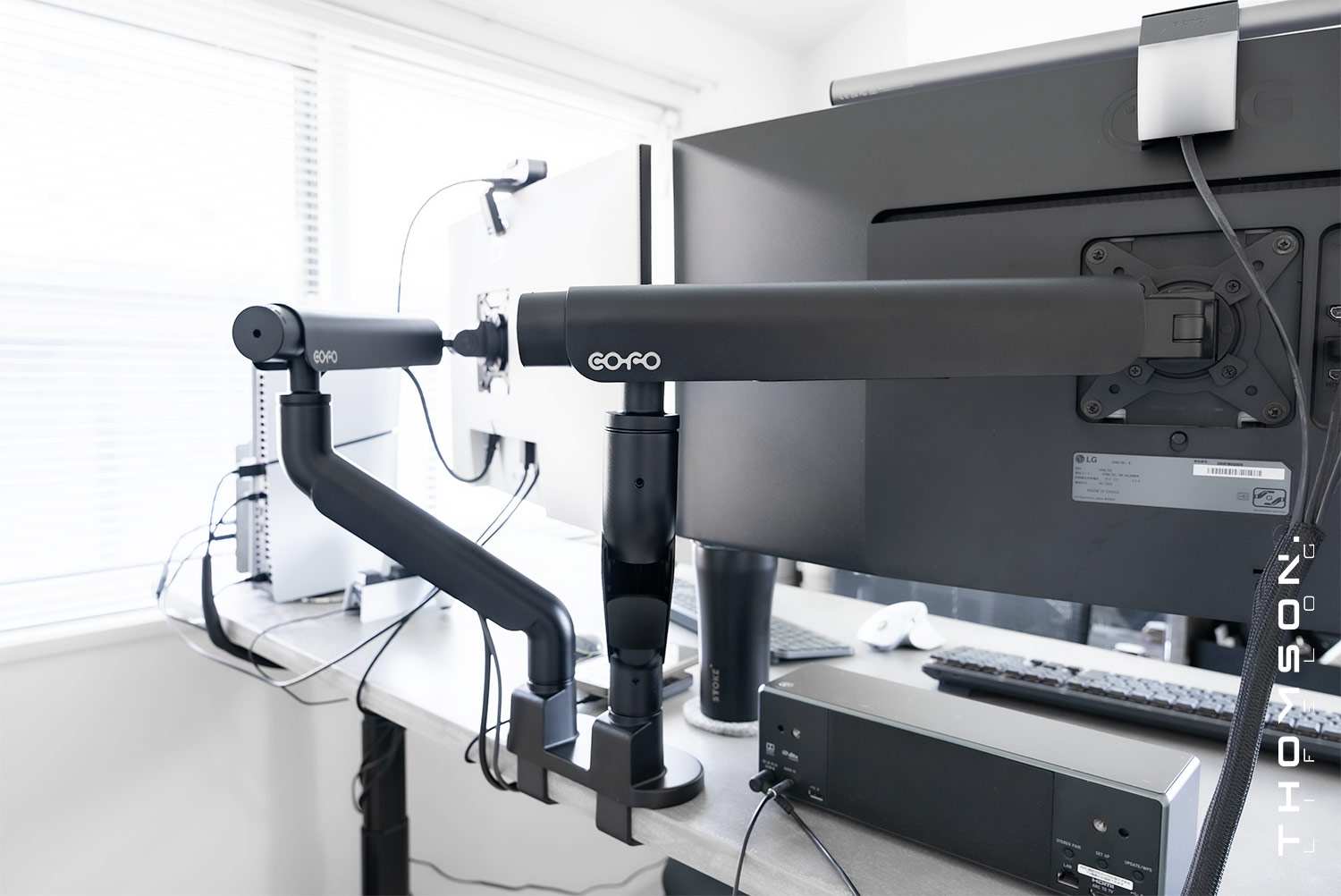 デザインと使い心地を両立した最高のモニターアーム『COFO無重力