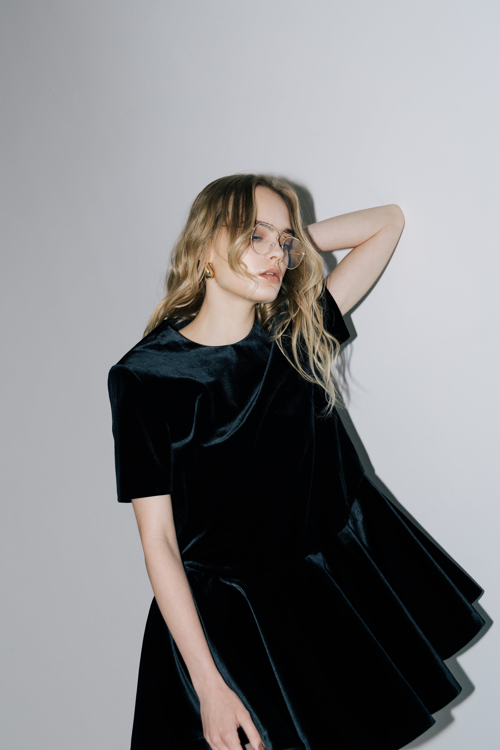 Neue Velour Dress – THE TOÉ