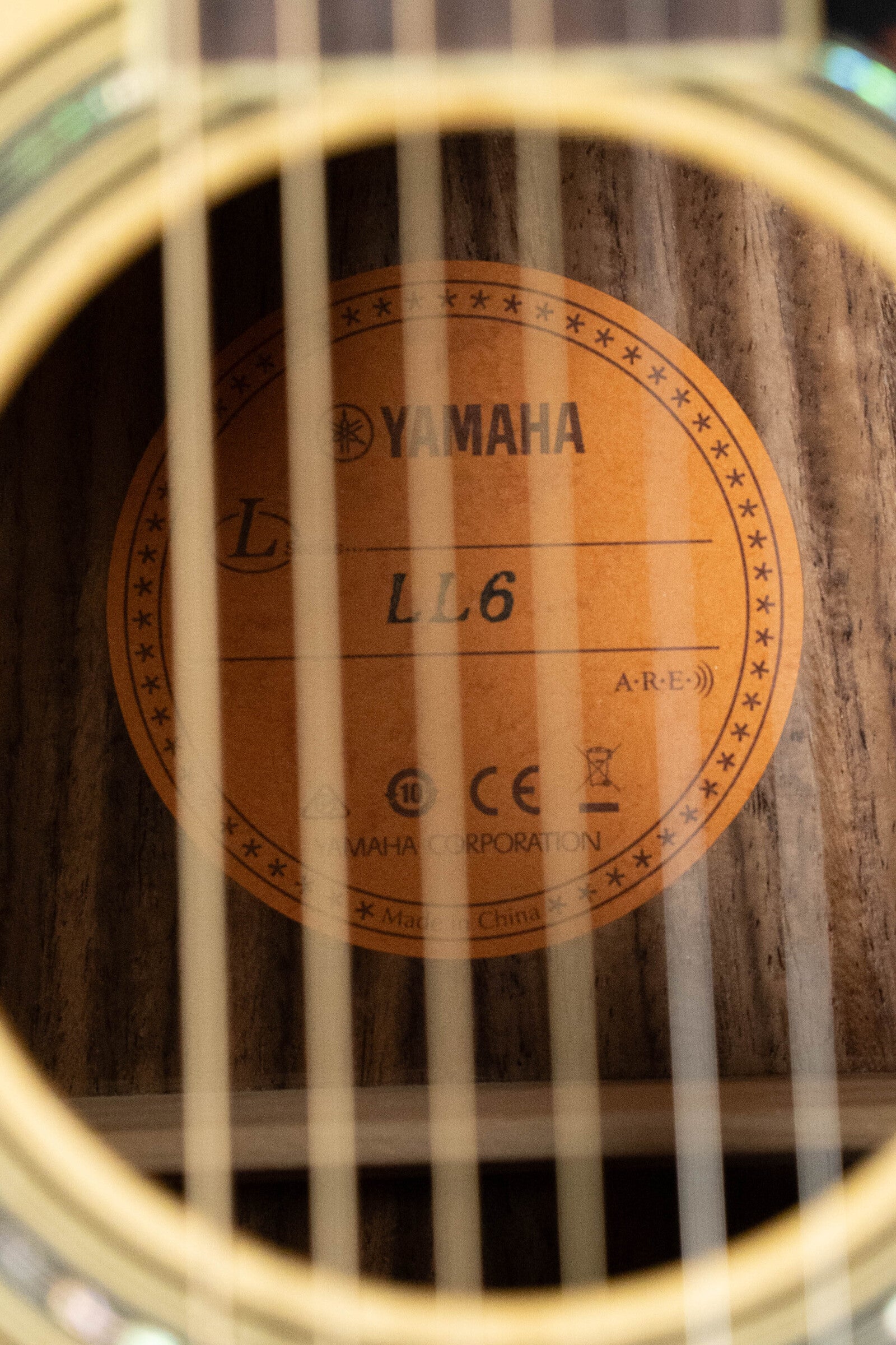 Yamaha LL6 Natural ARE Engelmann/Rosewood Dreadnought Guitar w/SRT Pie