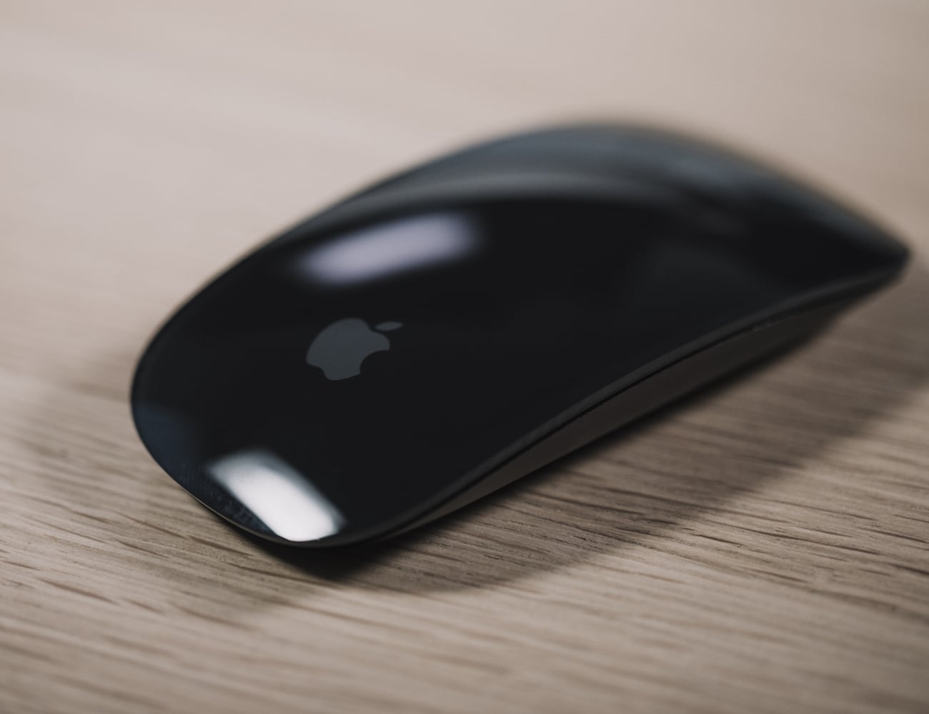 Apple Magic Mouse 2 | Key Features, Price & Alternatives