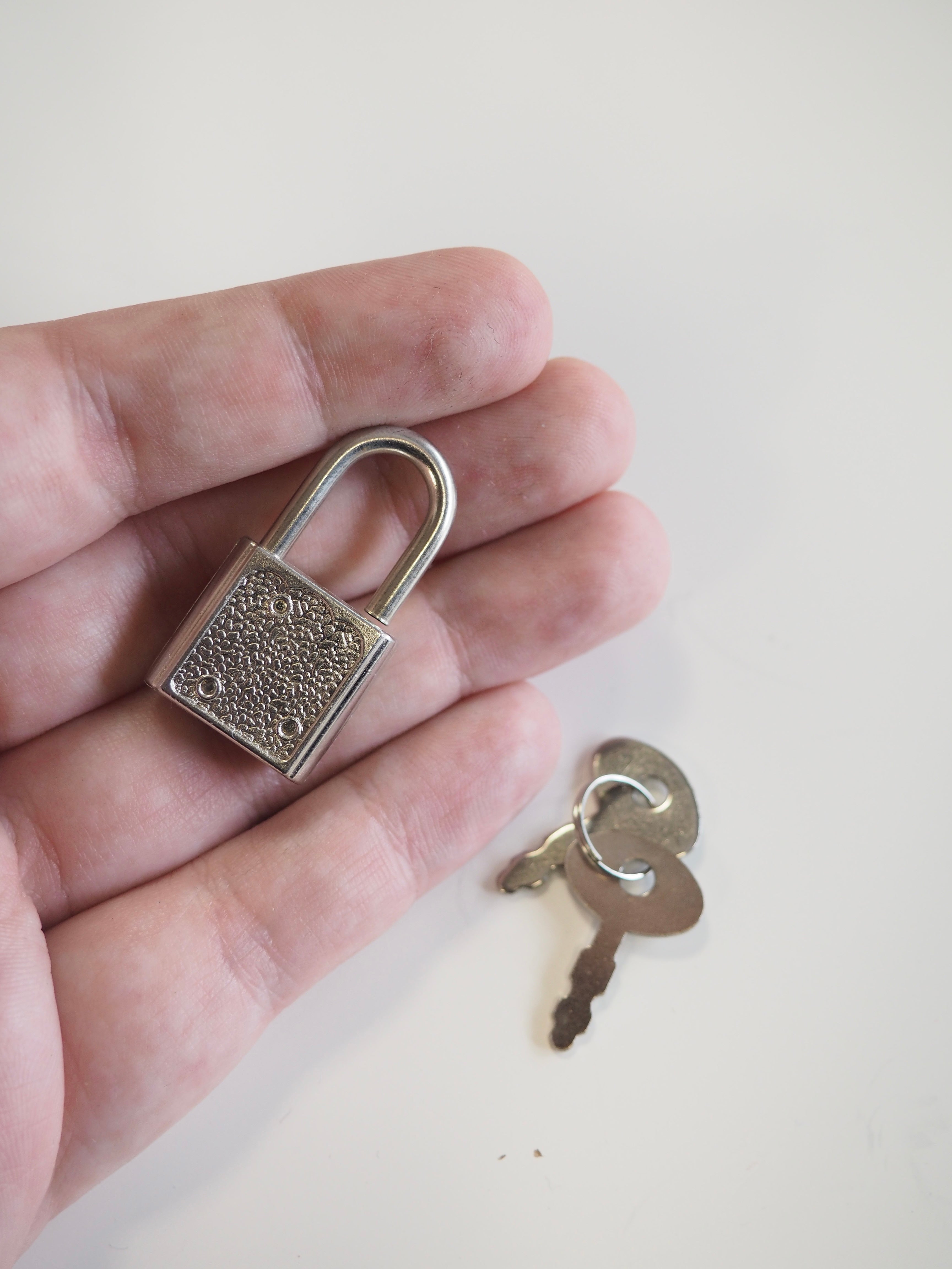 Silver Padlock – The New Craft House