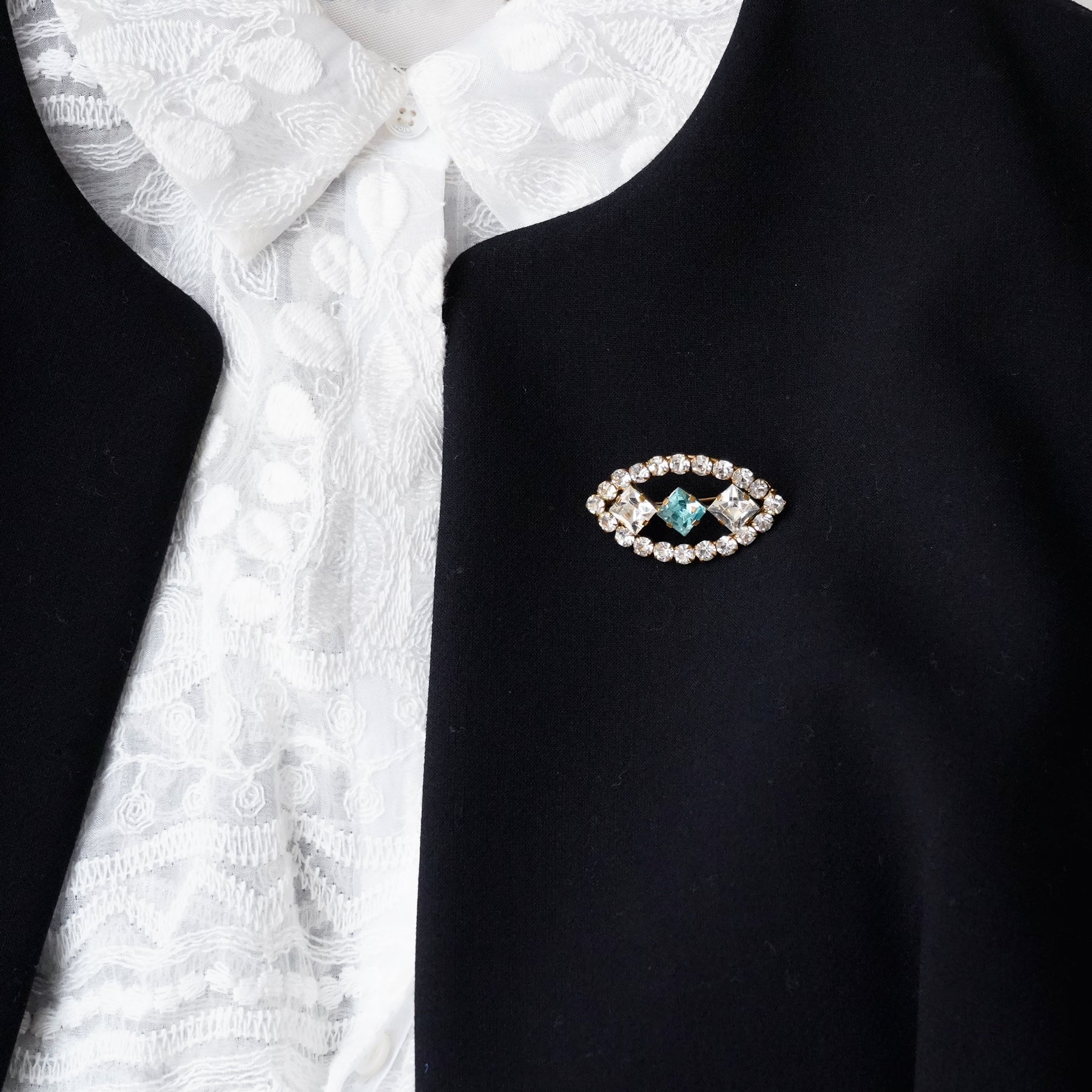 1930s Square cut Rhinestone Brooch / 1930年代ブルーラインストーン