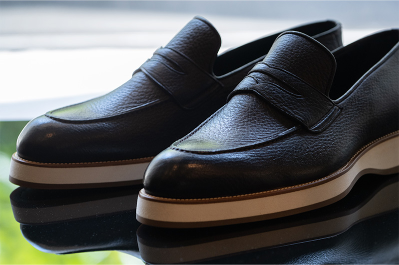 BRIONI: カジュアルシューズと|ホーズのMTOで足元の美しさを極める