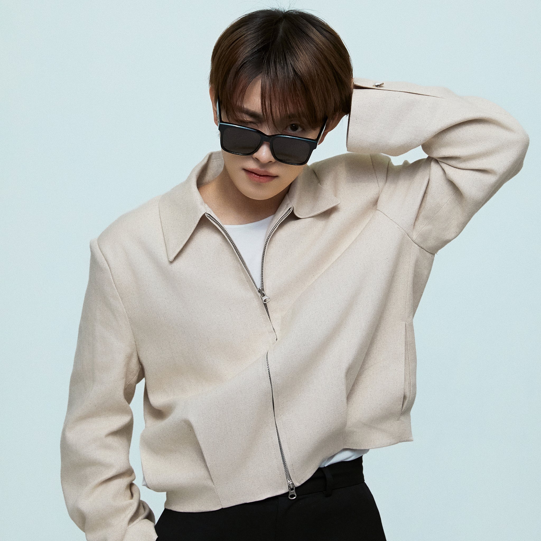 AT SQUARE 01 BLACK FRAME DARK SMOKE LENS – The Silent Soul