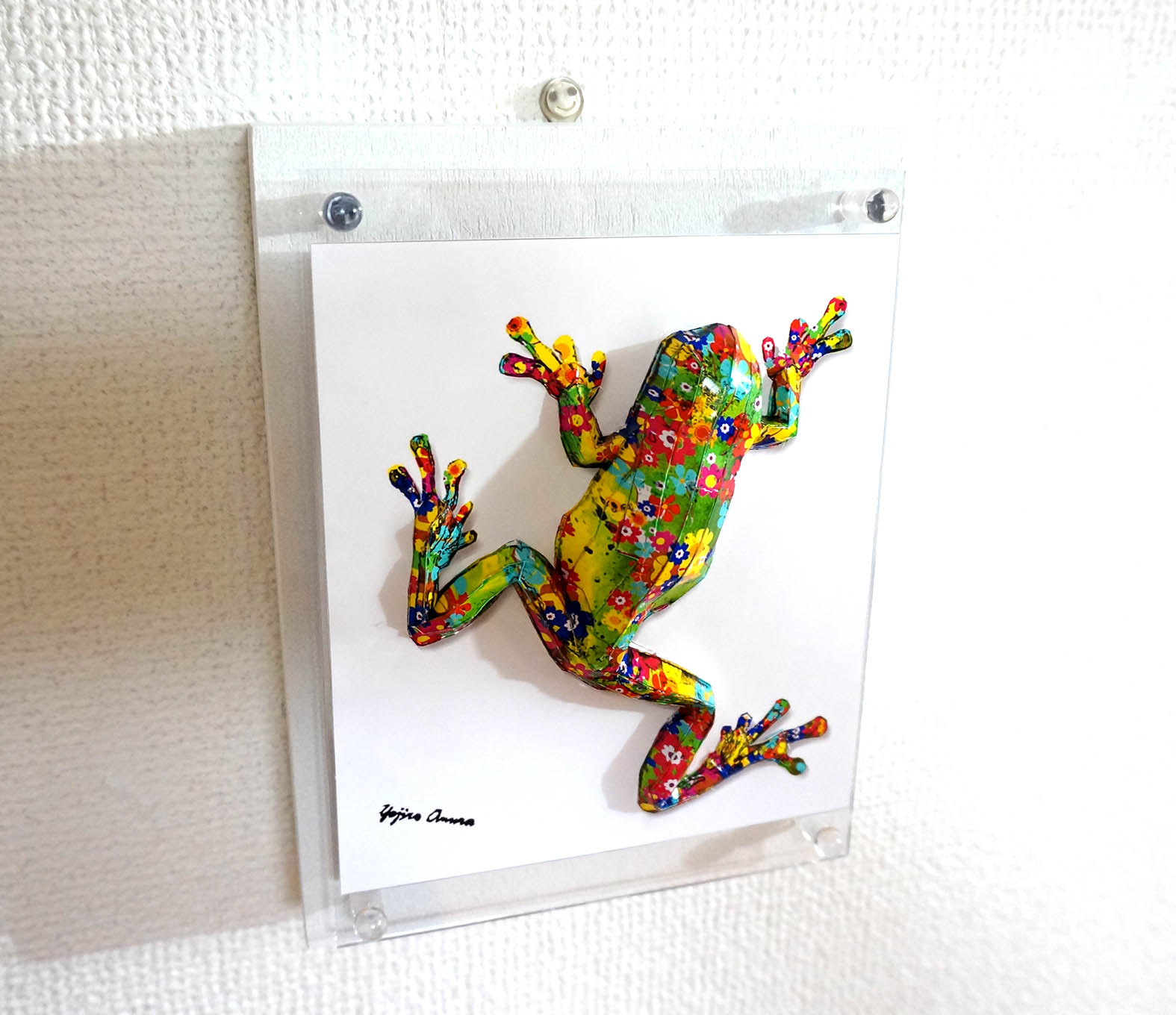 花柄カエルは壁に張り付く | 大村洋二朗 ｜インテリア絵画 アートの