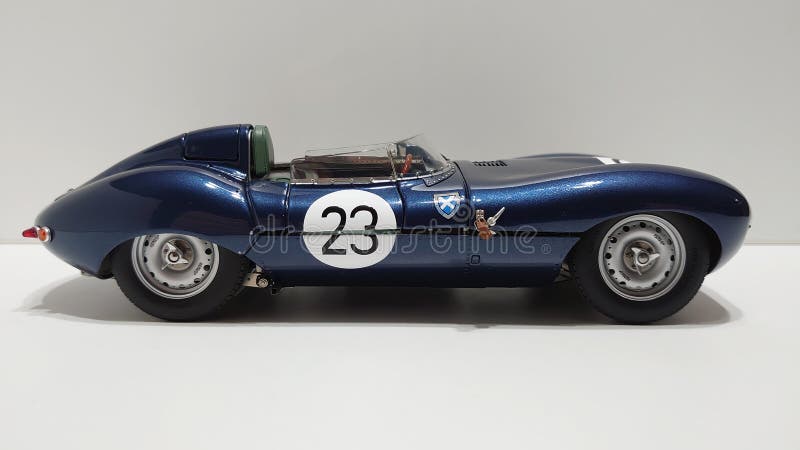 Exoto 1/18 Scale Model Car - Jaguar D Type Short Nose Legendary