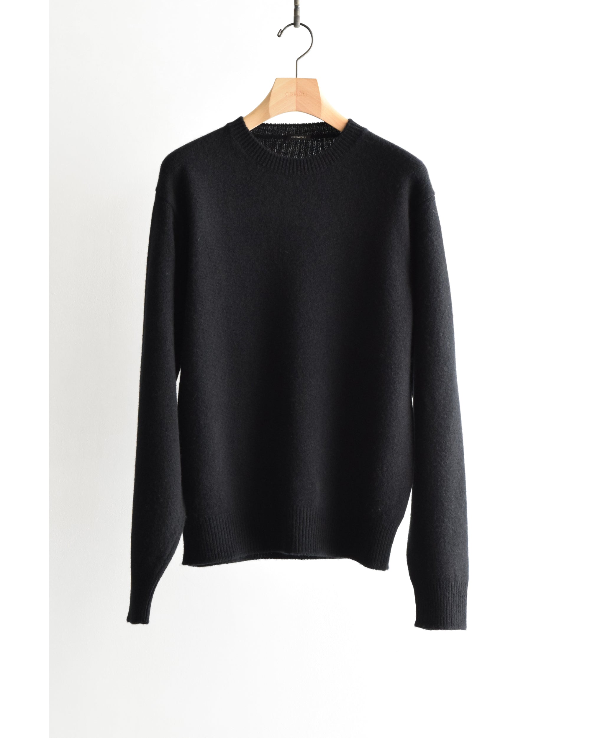 ラムズウール クルーネックニット BLACK – TIME AFTER TIME