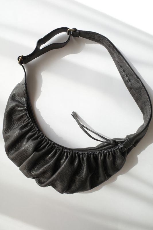 ebagos エバゴス ギャザーボディーバッグ - tity