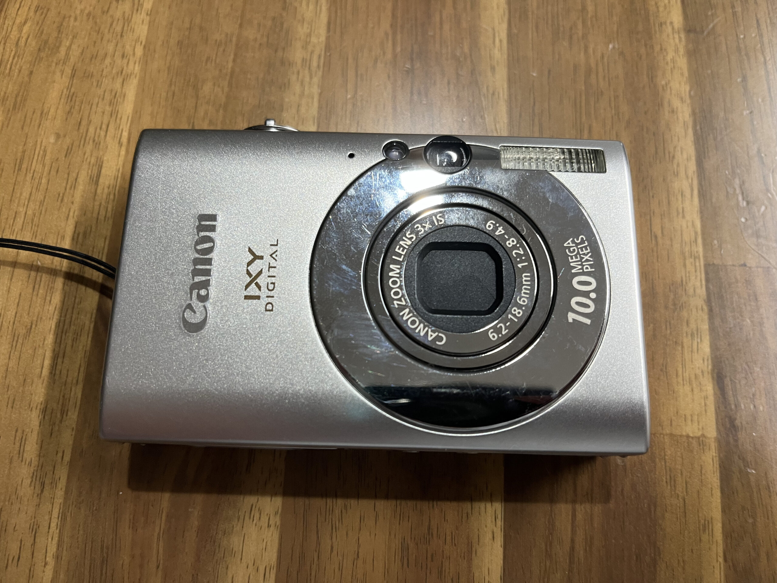 Canon IXY Digital 25 IS 10.0メガピクセル Canon IXY Digital 25 IS