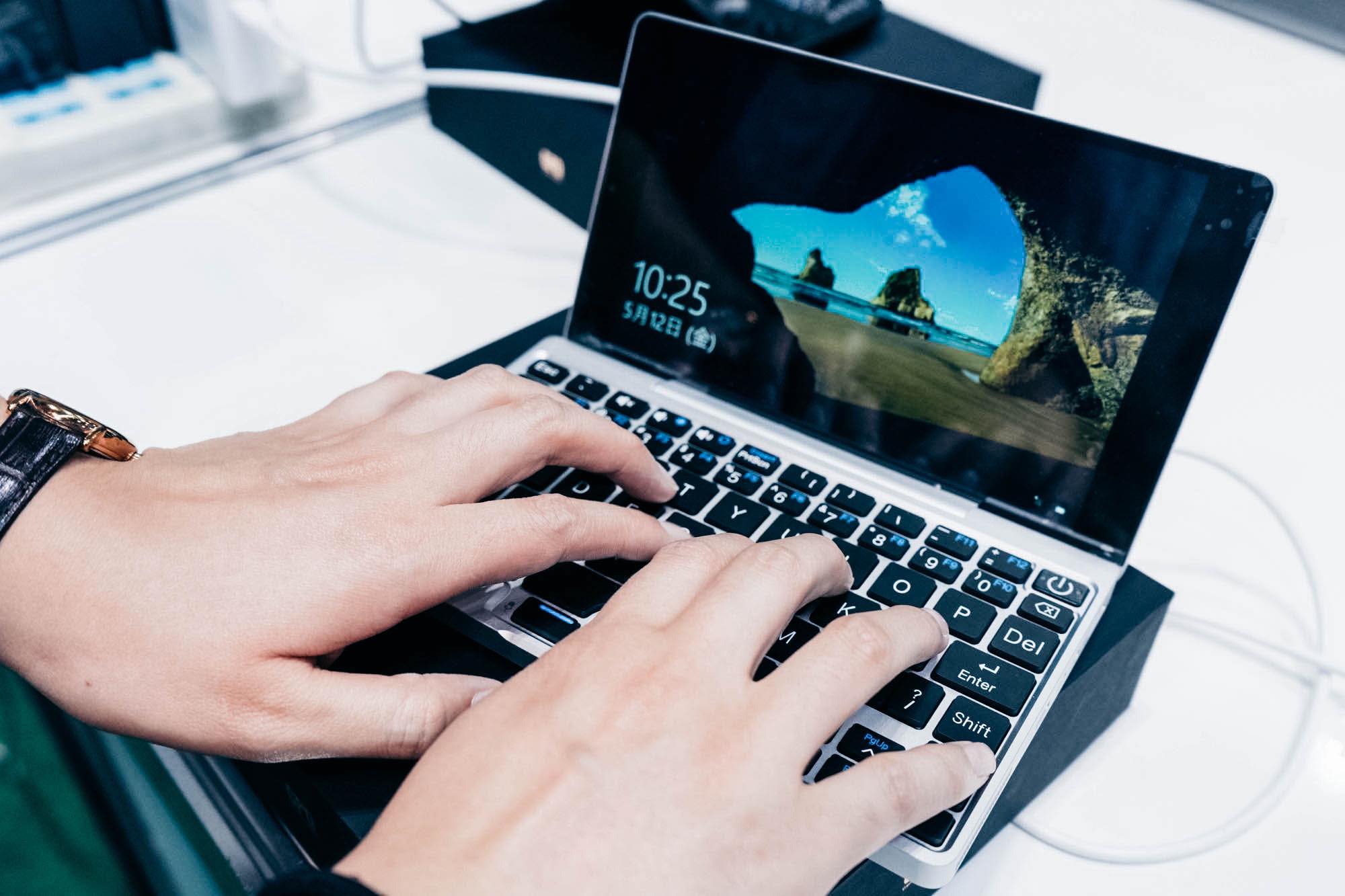 GPD Pocket実機レビュー】キーボードの使用感など。技適や初期ロット