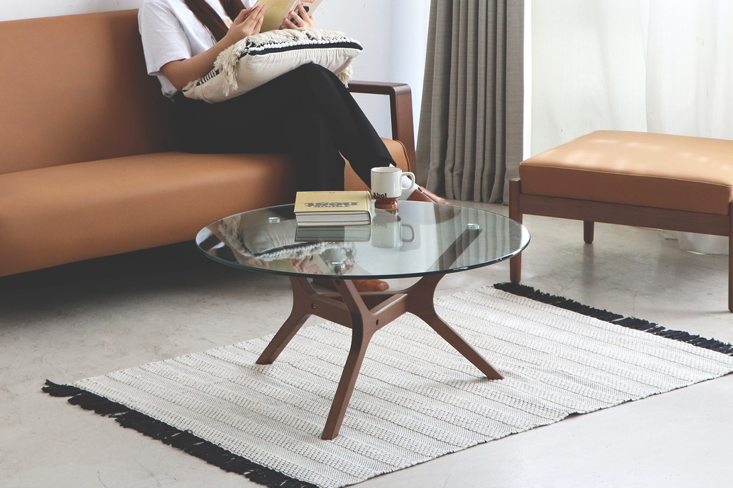 AMORガラステーブル | (株)東馬-tohma- インテリアメーカー家具の卸