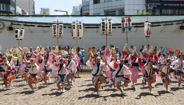 写真4枚】県内4大学の阿波踊り連が元気に乱舞 徳島市で「両国杯2025