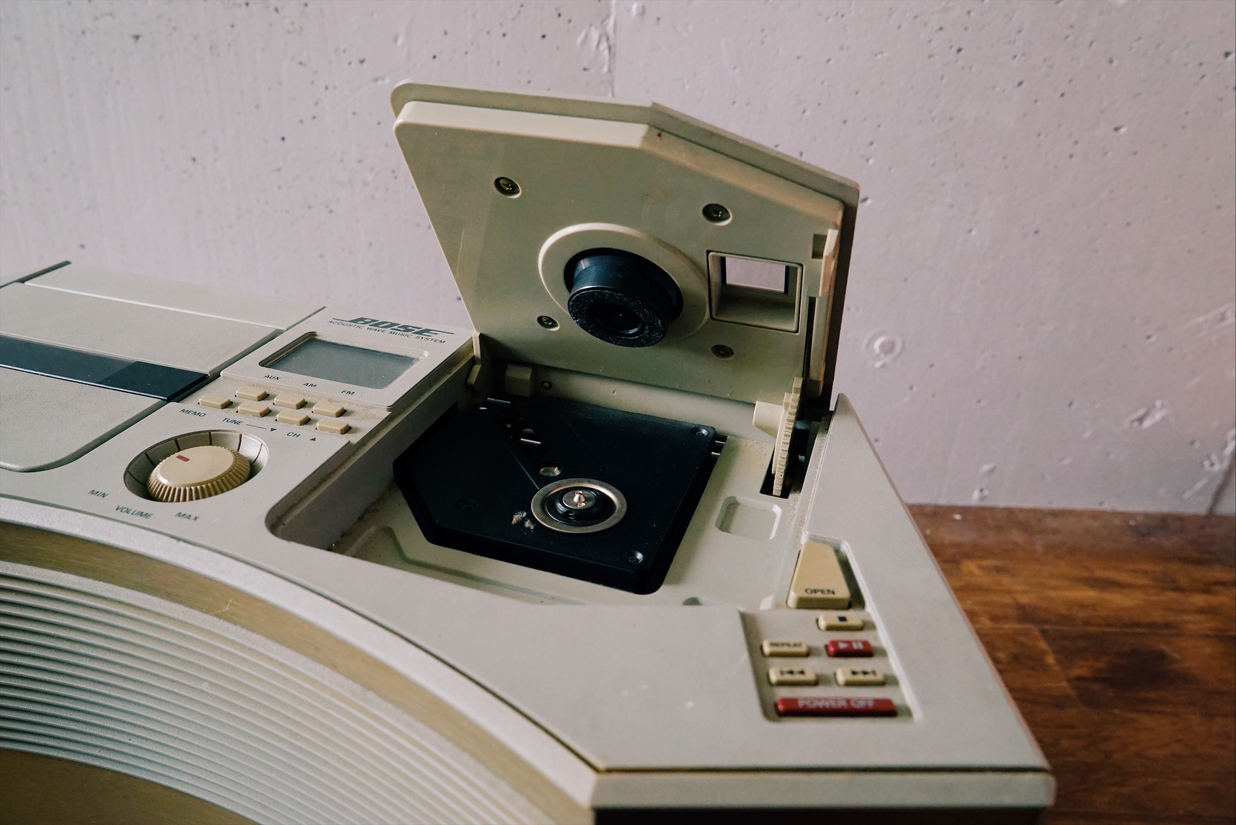 壊れてても捨てられない。15年以上使い続けてる名機「BOSE AW-1D