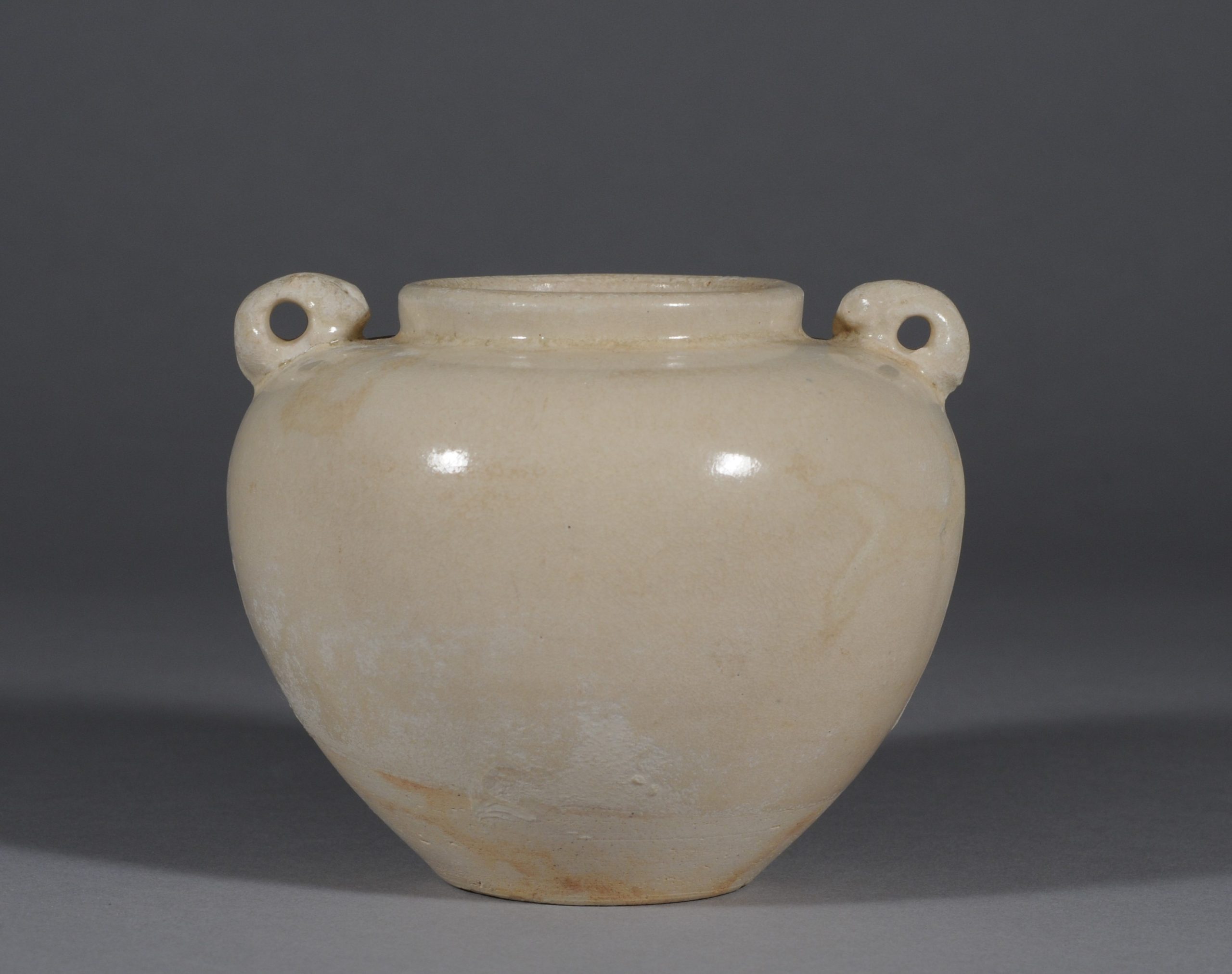 白磁双耳壺 - 常盤山文庫