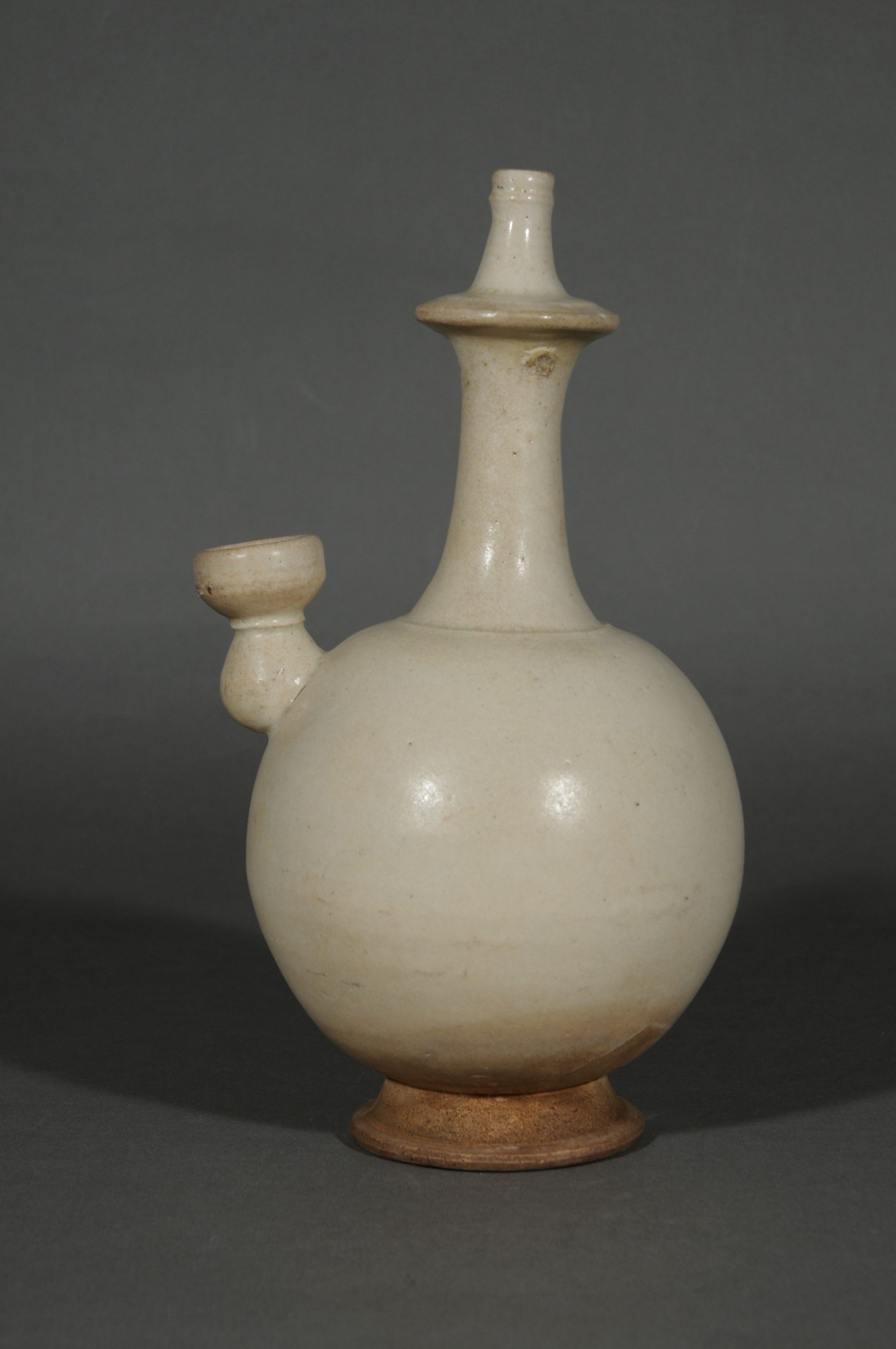 白磁浄瓶 - 常盤山文庫