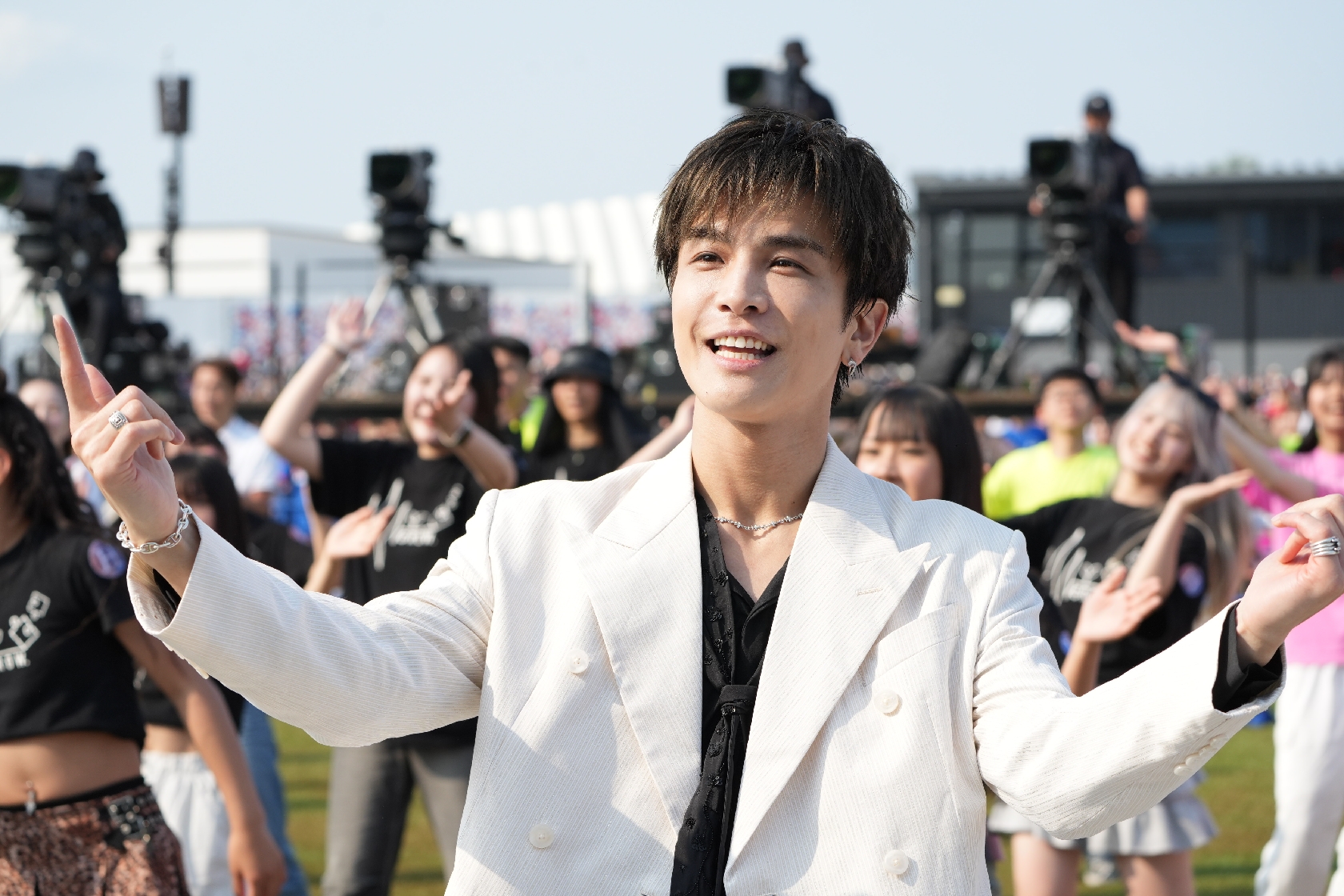 三代目JSB 岩田剛典「こんな大先輩と万博でコラボできて最高で～す