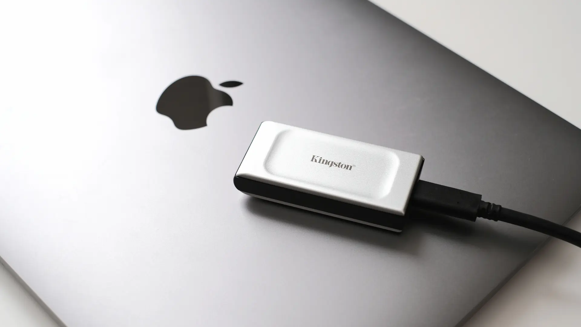 Kingston XS2000』レビュー｜これはおすすめ！超小型・高速の外付け