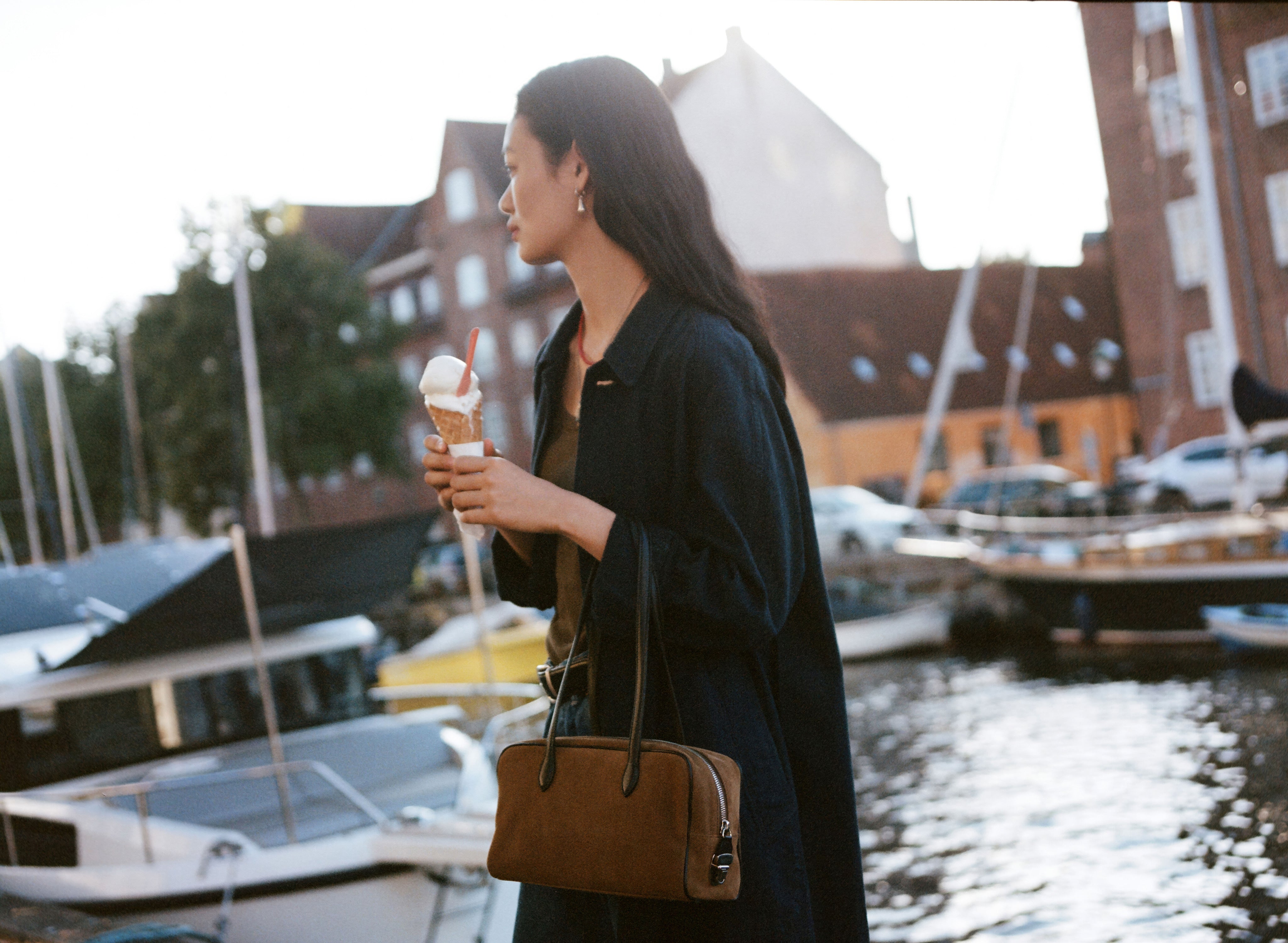 SAC LOQUET SMALL SUEDE BROWN – TOUT Y EST JP