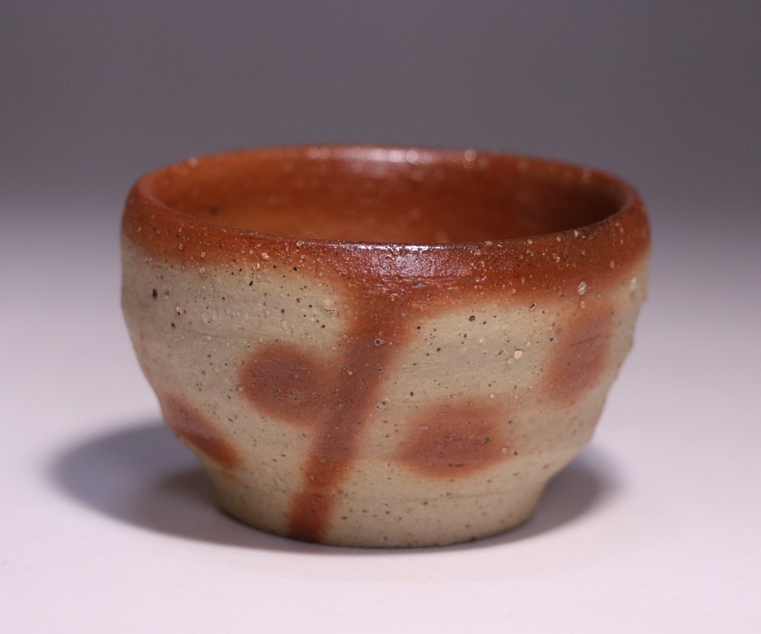 高力芳照 作 「備前火襷酒呑」 ～備前焼専門卸小売店 川口陶楽苑～