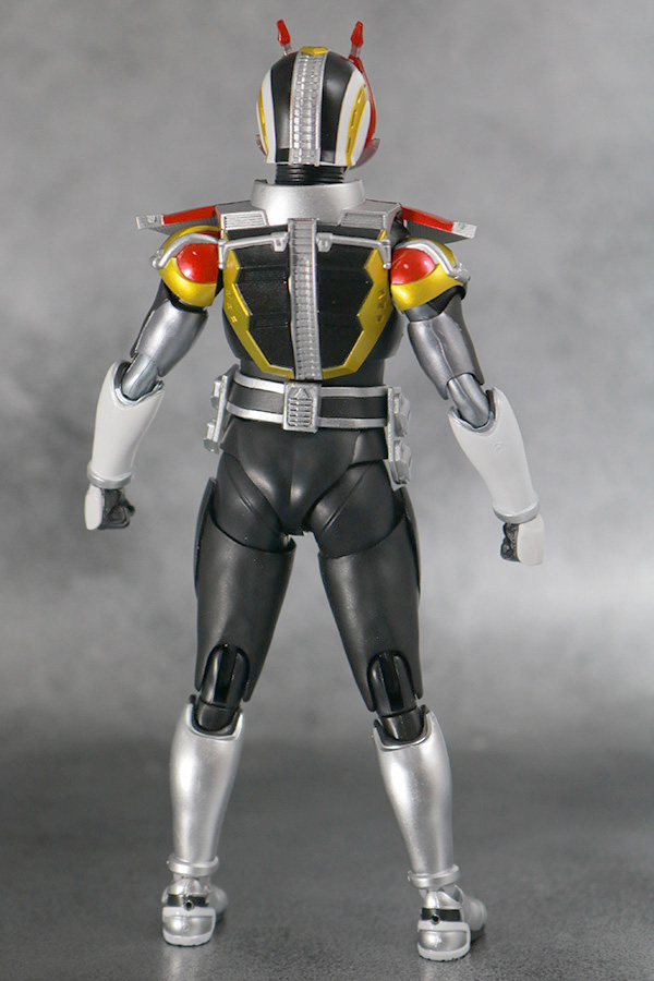 S.H.フィギュアーツ 仮面ライダー電王 ソード／ガンフォーム 真骨彫