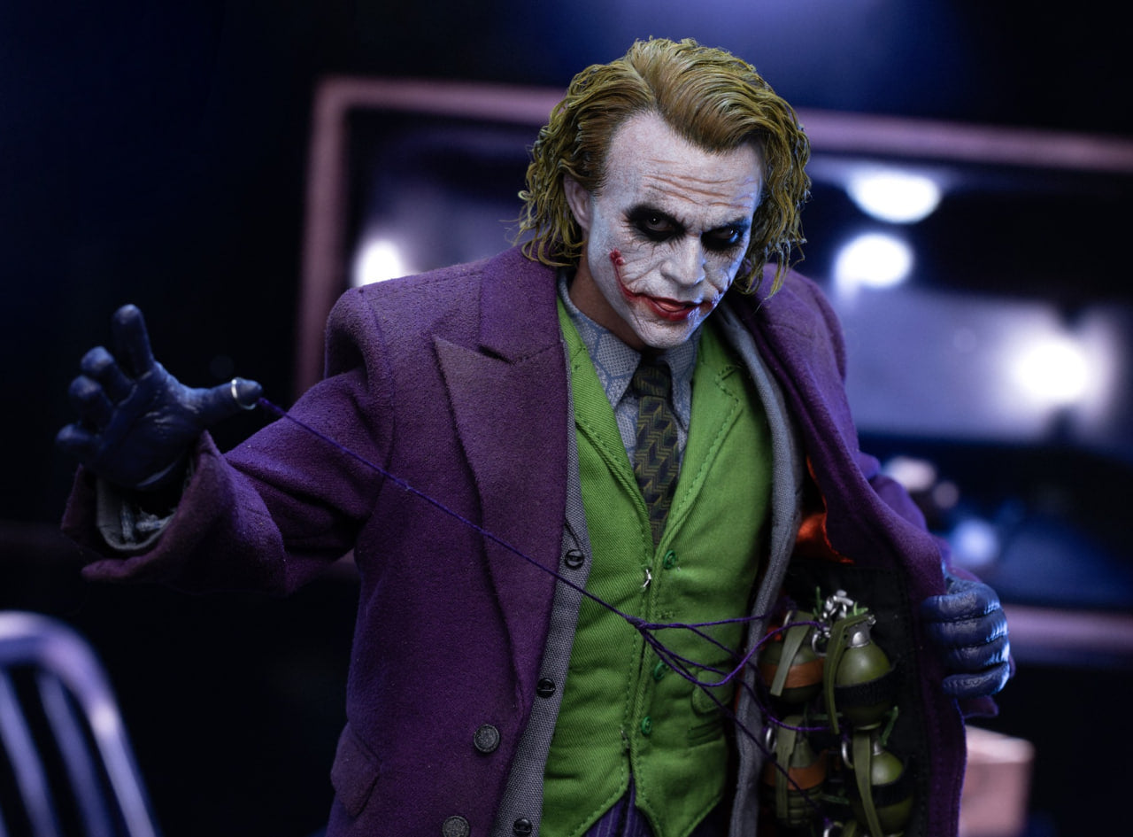 READY🔥Hot Toys DX33AE The Dark Knight Trilogy 1/6th scale The