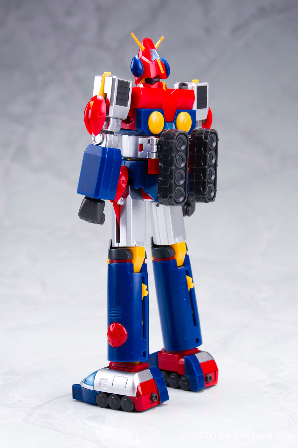 レビュー】 ミニアクションフィギュア 超電磁ロボ コン・バトラーV (本体)