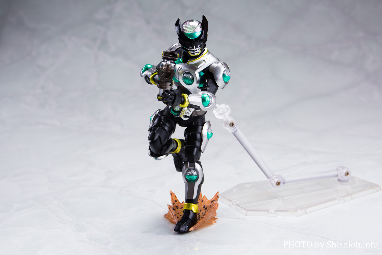 レビュー】S.H.Figuarts（真骨彫製法） 仮面ライダーバース