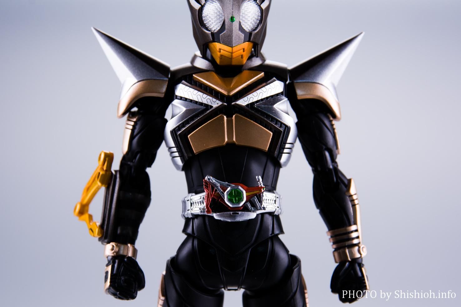 レビュー】S.H.Figuarts（真骨彫製法） 仮面ライダーパンチホッパー
