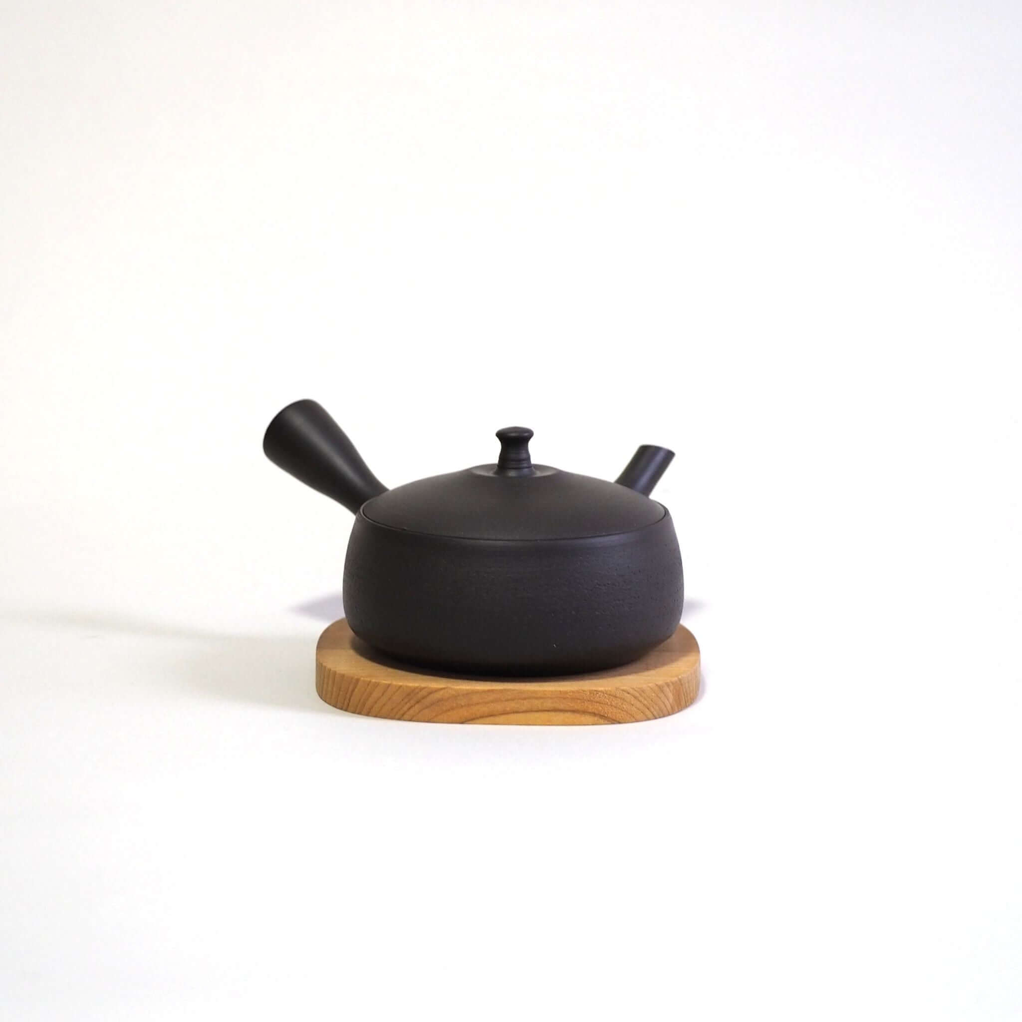 常滑焼 北龍作 黒平型急須 [東山堂煎茶器店 オンラインショップ