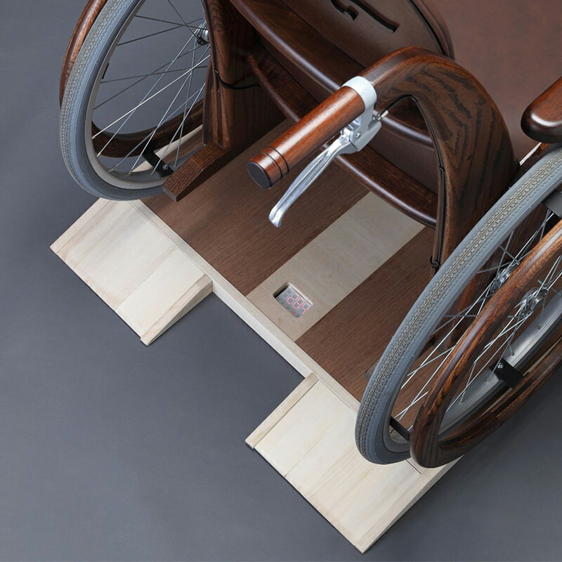 楽天市場】車椅子に乗ったまま測れる体重計 車イス 車いす スケール