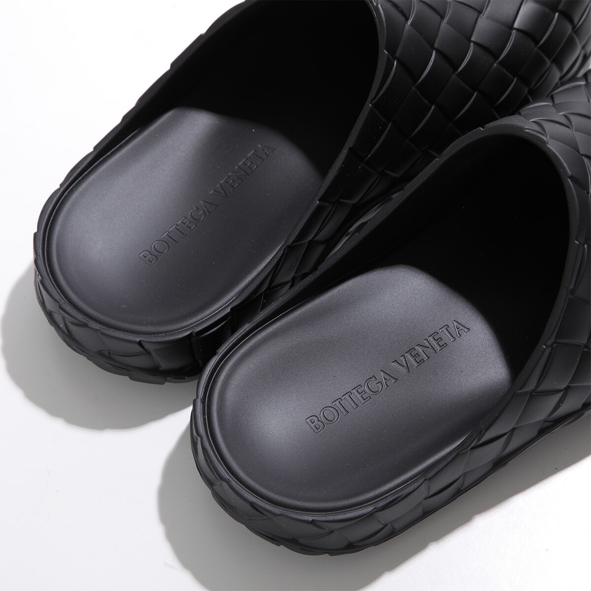 Bottega veneta ソッティーニ 編み込みレザー 黒ミュール25(39 Bottega