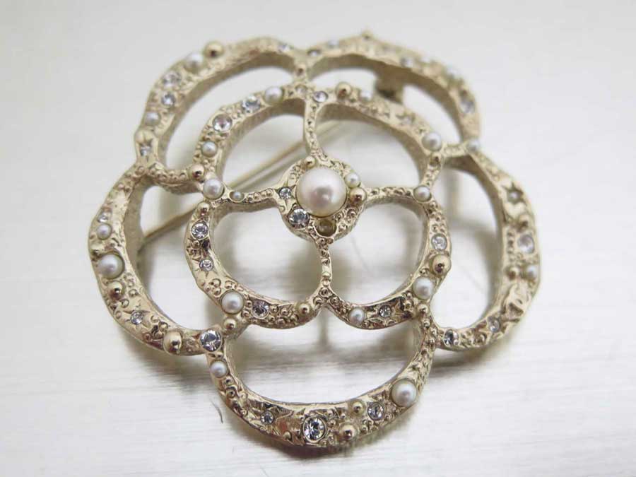 楽天市場】シャネル CHANEL ブローチ カメリア ゴールドxホワイトx