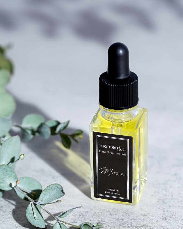 five-mom_moon_1.jpg?fitin=720:720