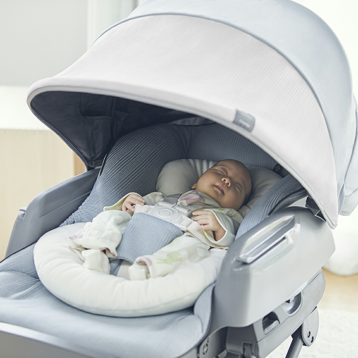 楽天市場】【公式】コンビ Combi 電動 スウィング ベビーラック