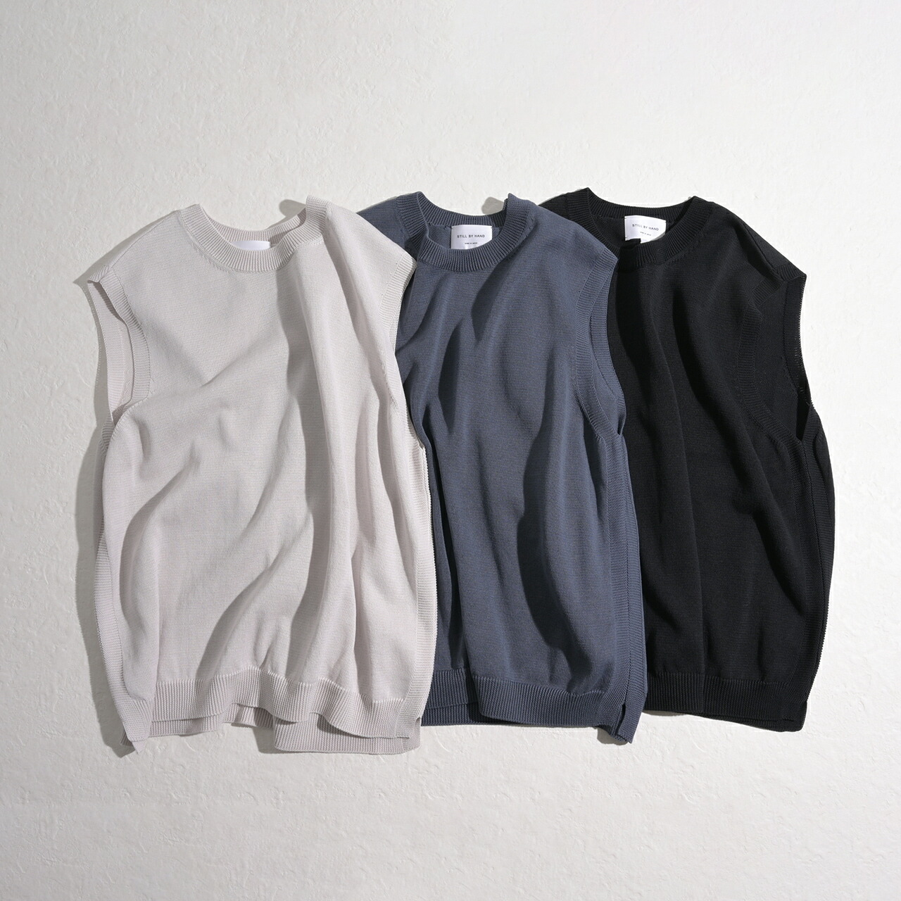 2025SS）STILL BY HAND CNクルーネックベスト