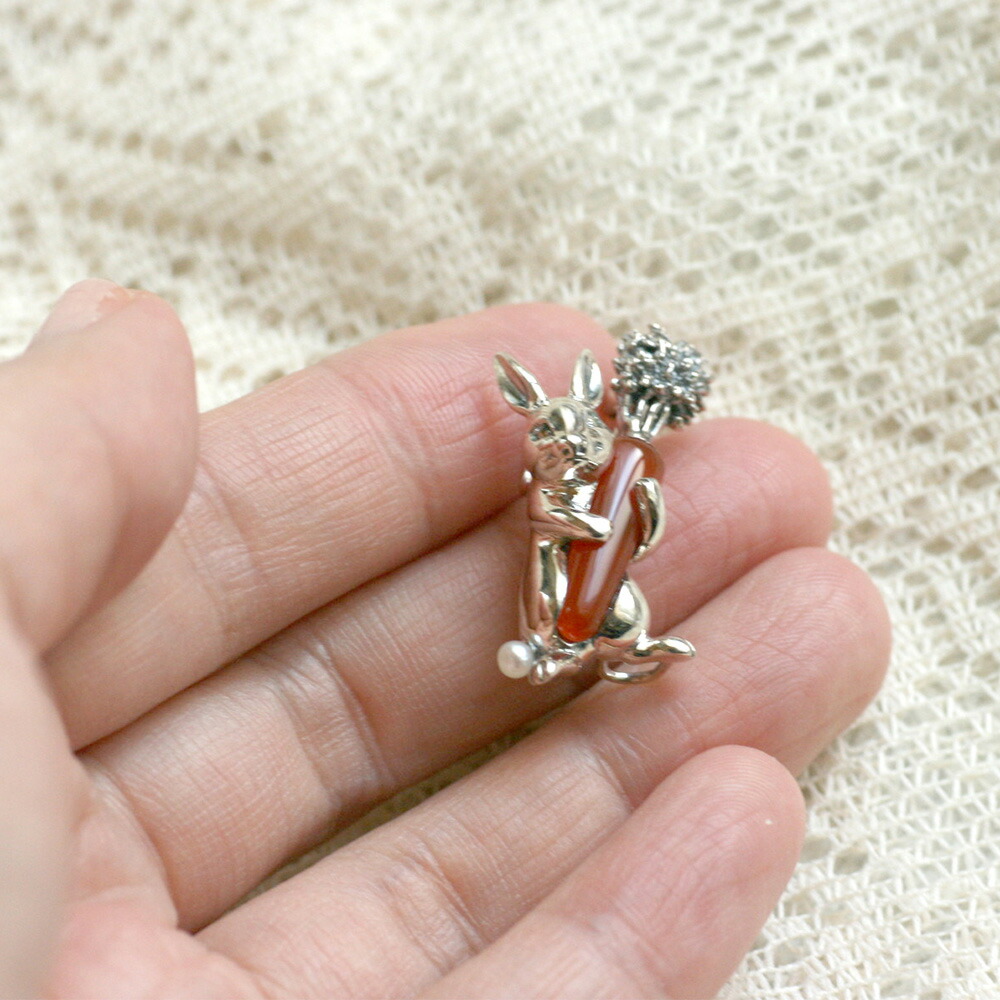 楽天市場】【碌山】 シルバー カーネリアン うさぎ にんじん ブローチ