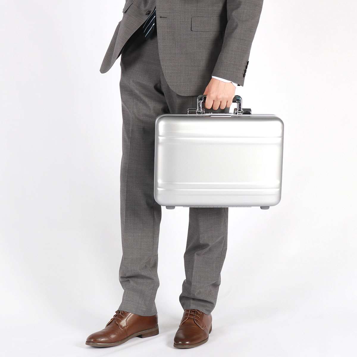 楽天市場】ノベルティ付 【正規品5年保証】 ゼロハリバートン